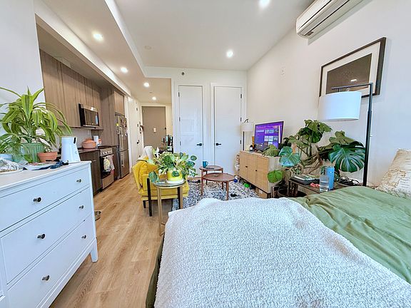 3rd image of 1104 Bedford Ave APT 702