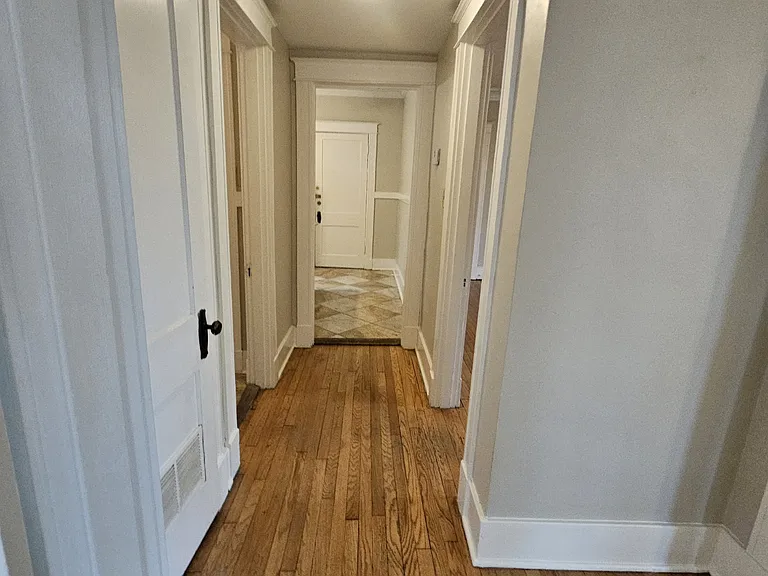 212 S Willett St #2 — Photo 10
