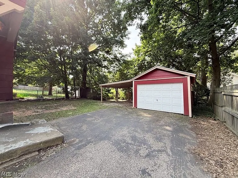 1504 Preston Ave — Photo 6