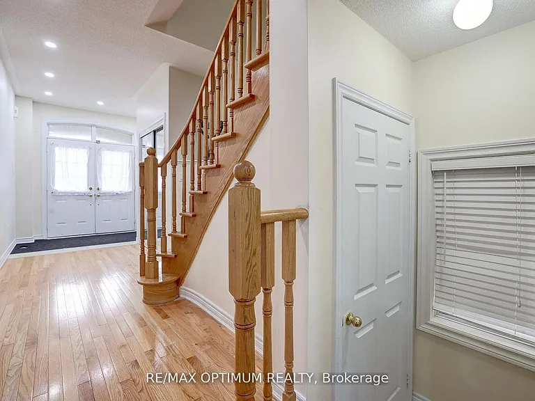 21 Saint Eugene St — Photo 3