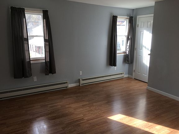 4th image of 108 Catherine St Unit A