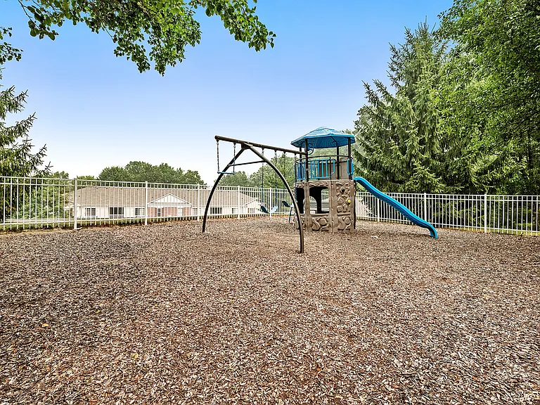90 Berkley Manor Drive_33