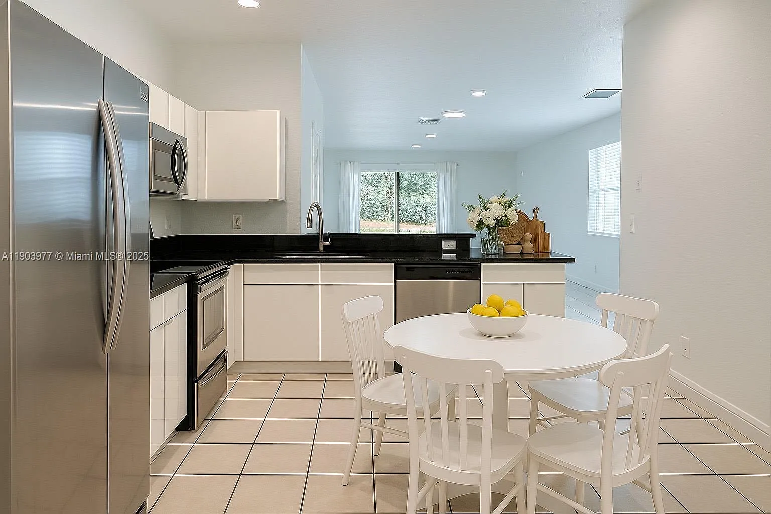 4 bed, 1790 sqft, $3,800 — Photo 4