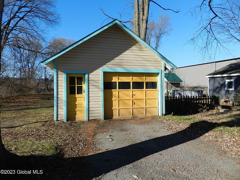 2nd image of 68 Saratoga Avenue