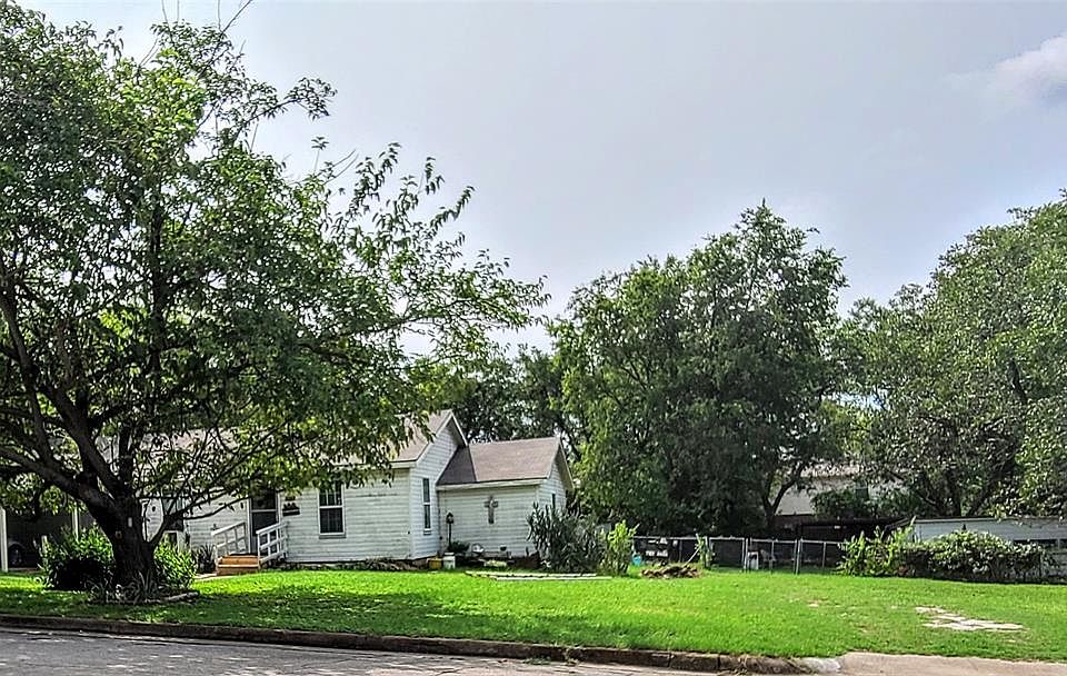 1st image of 420 Throckmorton St