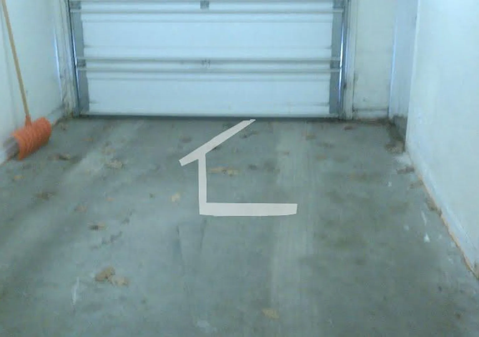 Charming 3 Bedroom-No Broker Fee — Photo 2