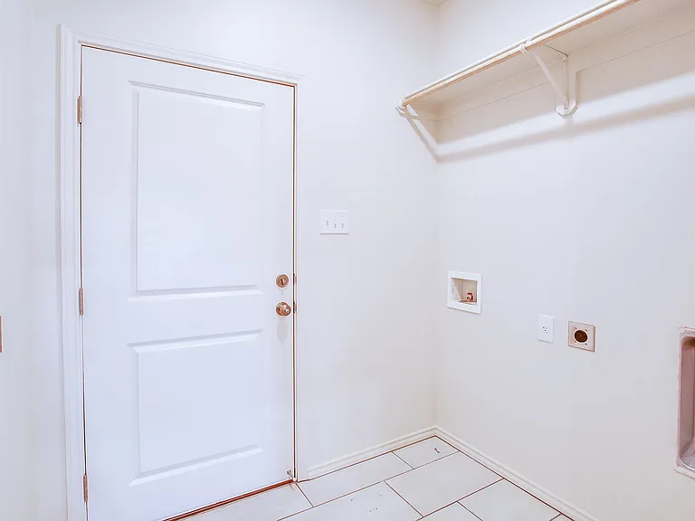 1716 Corpus Ave — Photo 13
