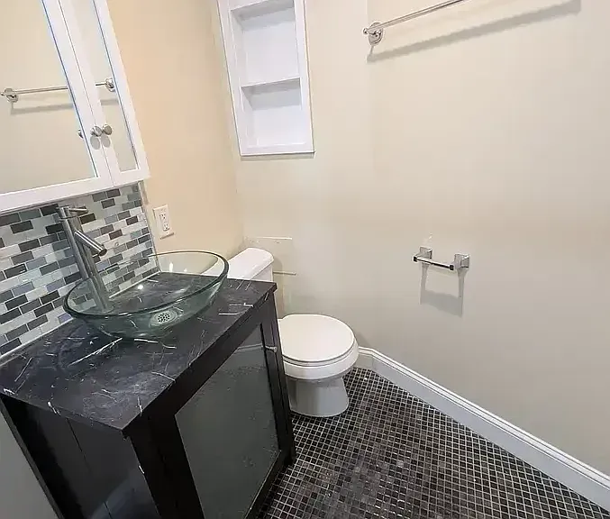 77 Whitney Ave #4 — Photo 4