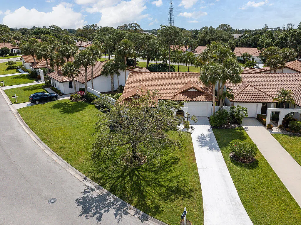3 bed, 2.0 bath, 1687 sqft, $2,900 — Photo 4