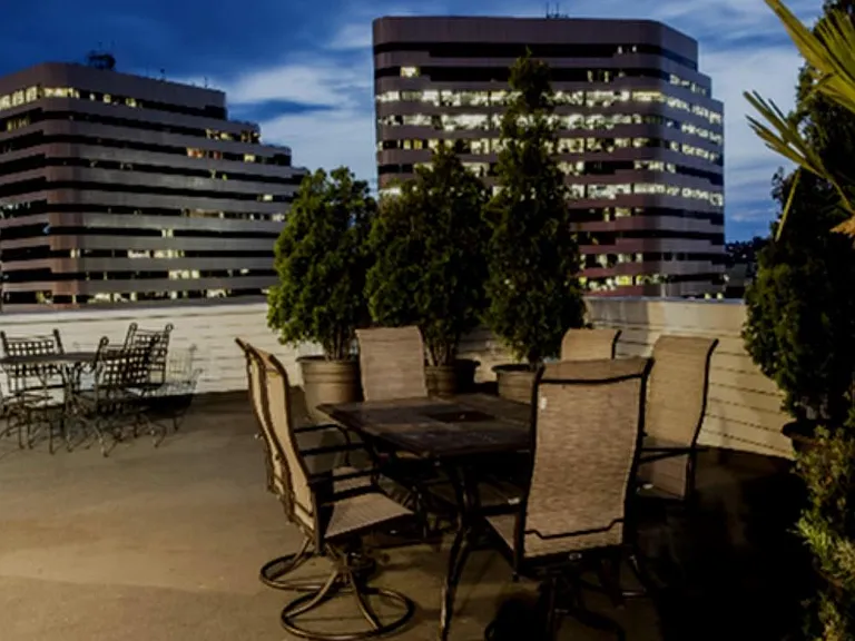 Capitol Steps Apartments & Furnished Suites — Photo 10