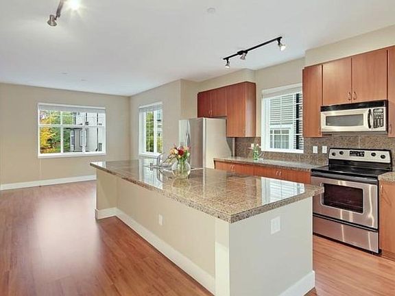 3rd image of 22560 NE Alder Crest Ln