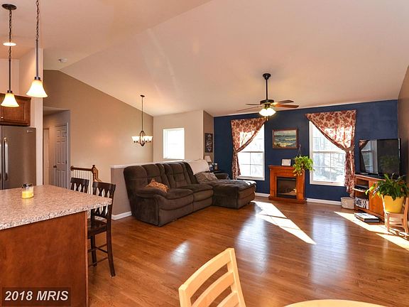 Open floor plan!