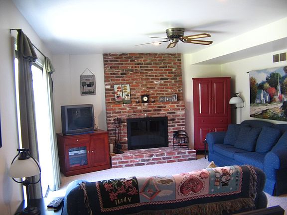 Family Room w/ Fireplace