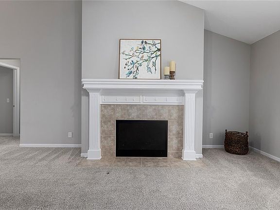 4th image of 625 Midjay Dr
