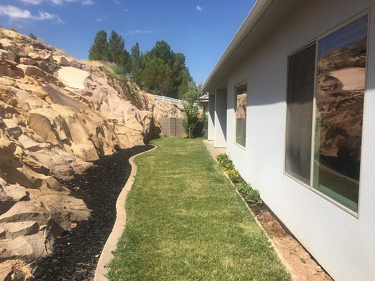358 E Vermillion Ave — Photo 8