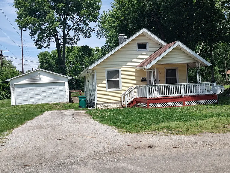 1605 E Glenn Ave — Photo 1