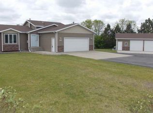 8516 Desperado Pl, Bismarck, ND 58503