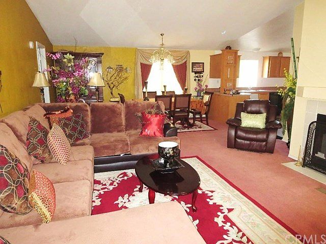 Spacious living room which flows to the dinning room