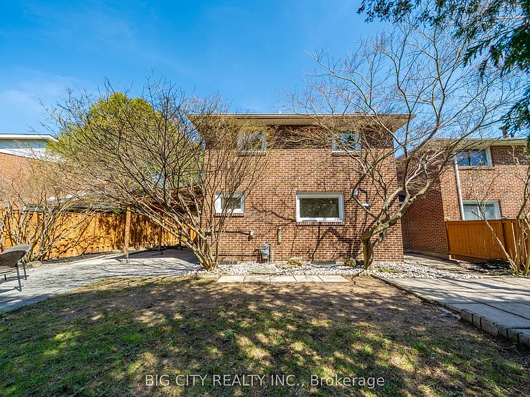 26 Carondale Cres — Photo 38