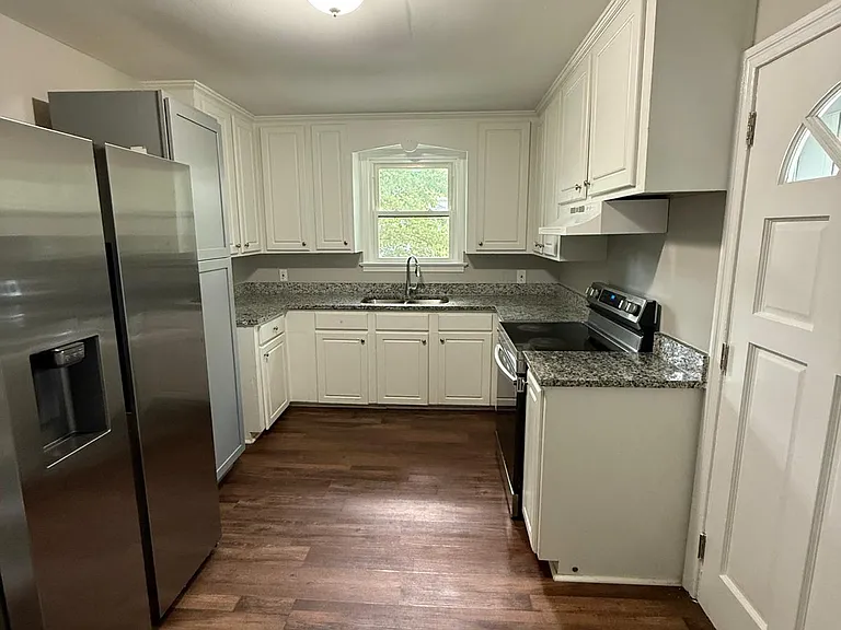 228 Lakeside Ave — Photo 5