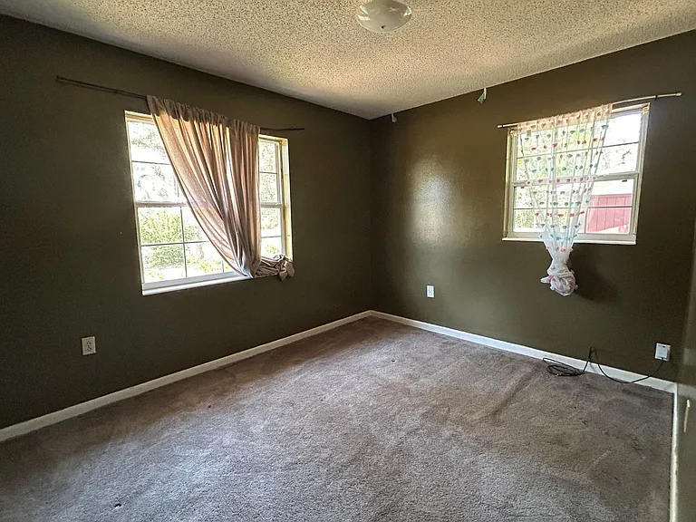 612 NW 9th Ct — Photo 10