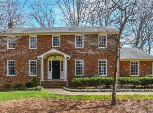 2912 Round Hill Rd, Greensboro, NC 27408