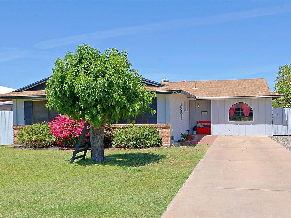 1st image of 2228 E Poinsettia Dr
