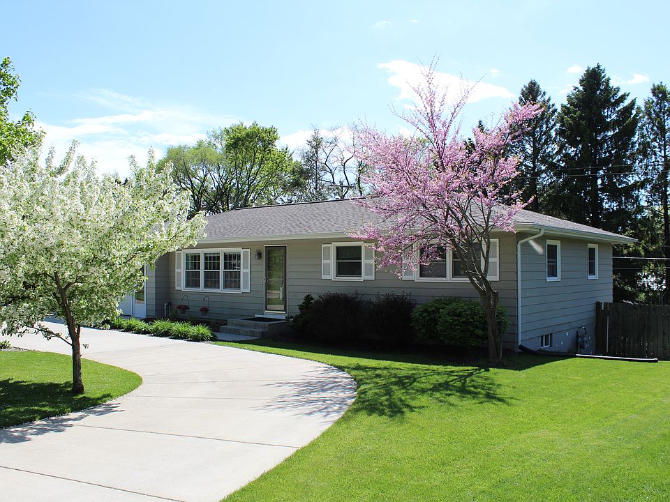 1st image of 14705 Lakeshore Dr