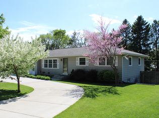 14705 Lakeshore Dr, Grand Haven, MI 49417