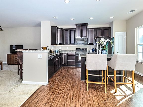 4th image of 6540 Hasley Woods Dr