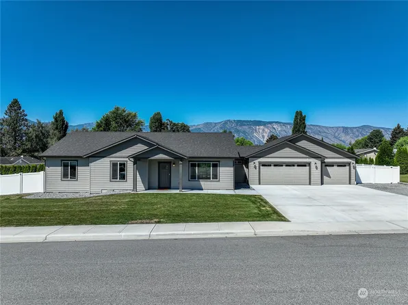111 Manzanita Drive, Manson, WA 98831