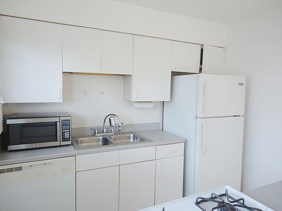 5th image of 8812 Jody Ln APT 1H