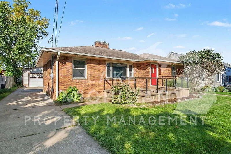 329 Alten Ave NE