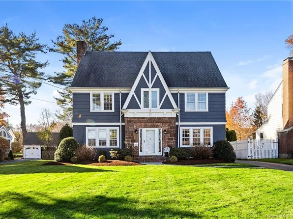 27 Arlington Road, West Hartford, CT 06107