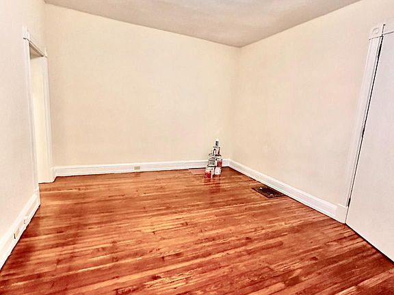 2nd image of 5115 Pulaski Ave APT 1