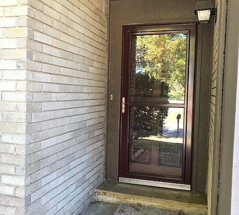 3rd image of 1217 W Memphis St