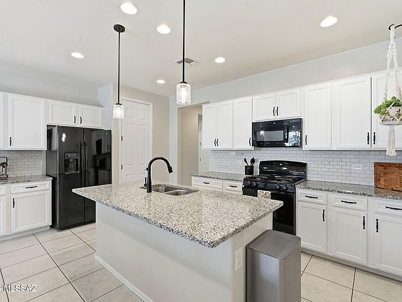 2nd image of 6580 E Via Arroyo Azul
