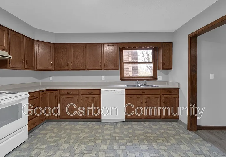 248 Oliver St #2 — Photo 2