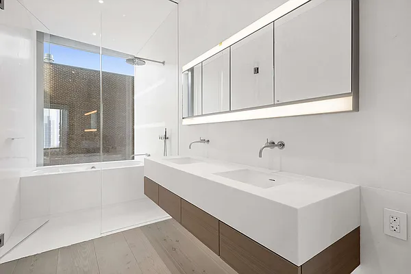 Rented by Town Residential | media 3