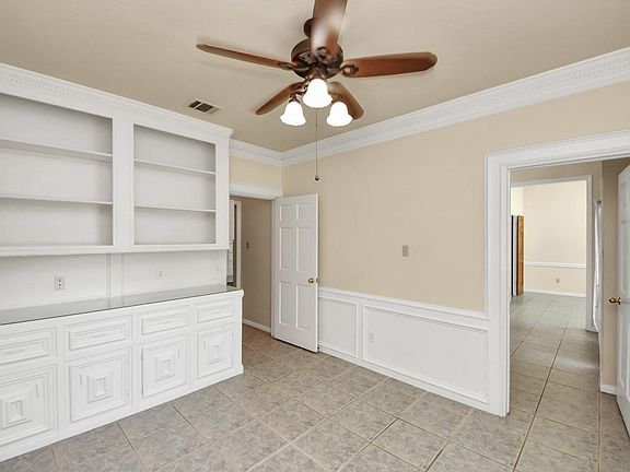 4th image of 10503 Great Plains Ln