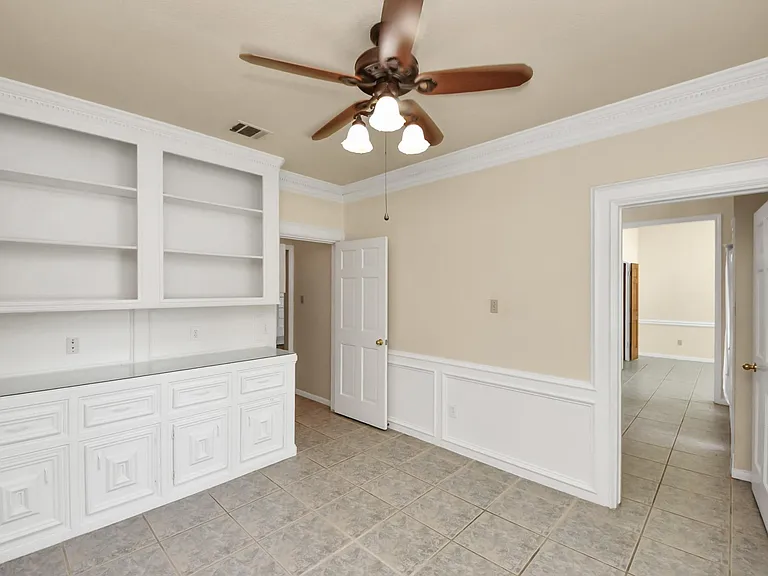 10503 Great Plains Ln — Photo 7
