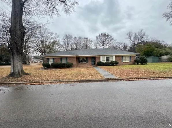 102 Bell St, Leland, MS 38756