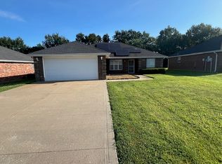 1725 Sunset Dr, Warrensburg, MO 64093