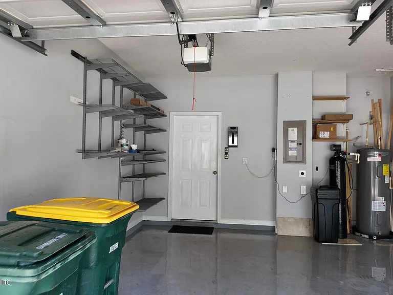 11015 Castlemain Cir E — Photo 16