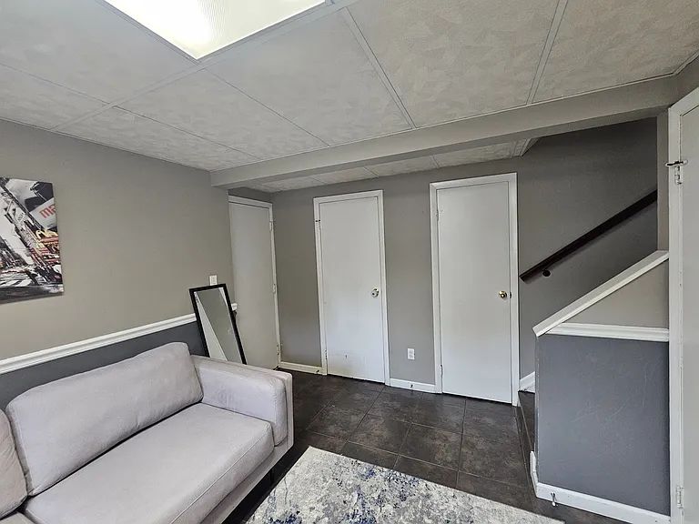 3136 Delburn Ave — Photo 29