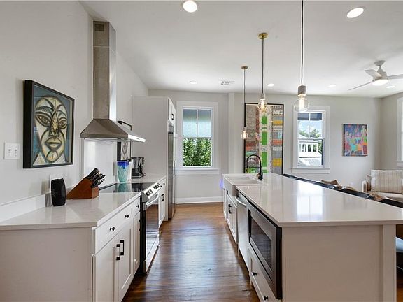 5th image of 325 Verret St