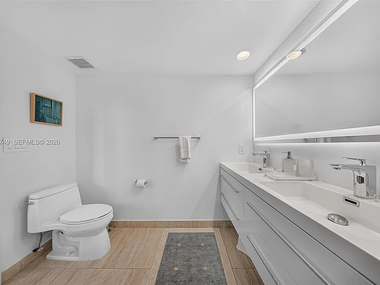 21007 NE 34th Pl #21007 — Photo 24
