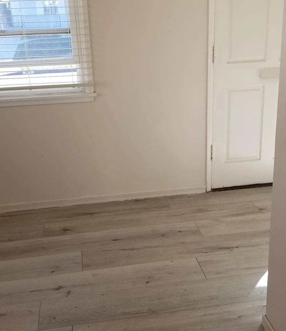 3 bed, 1066 sqft, $3,700 — Photo 2