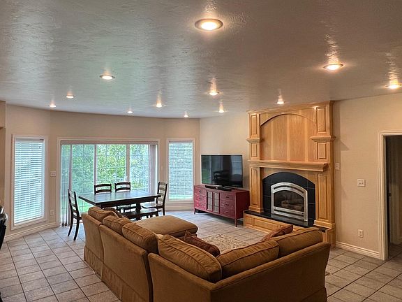 5th image of 3820 Woodhaven Lane