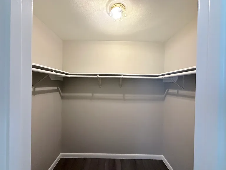 Walk in closet